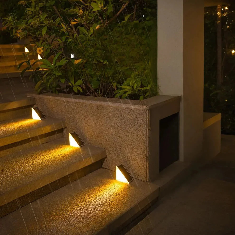 Luminária Led com Energia Solar para Escada Externa Impermeável