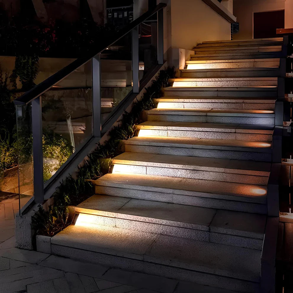 Luminária Led com Energia Solar para Escada Externa Impermeável
